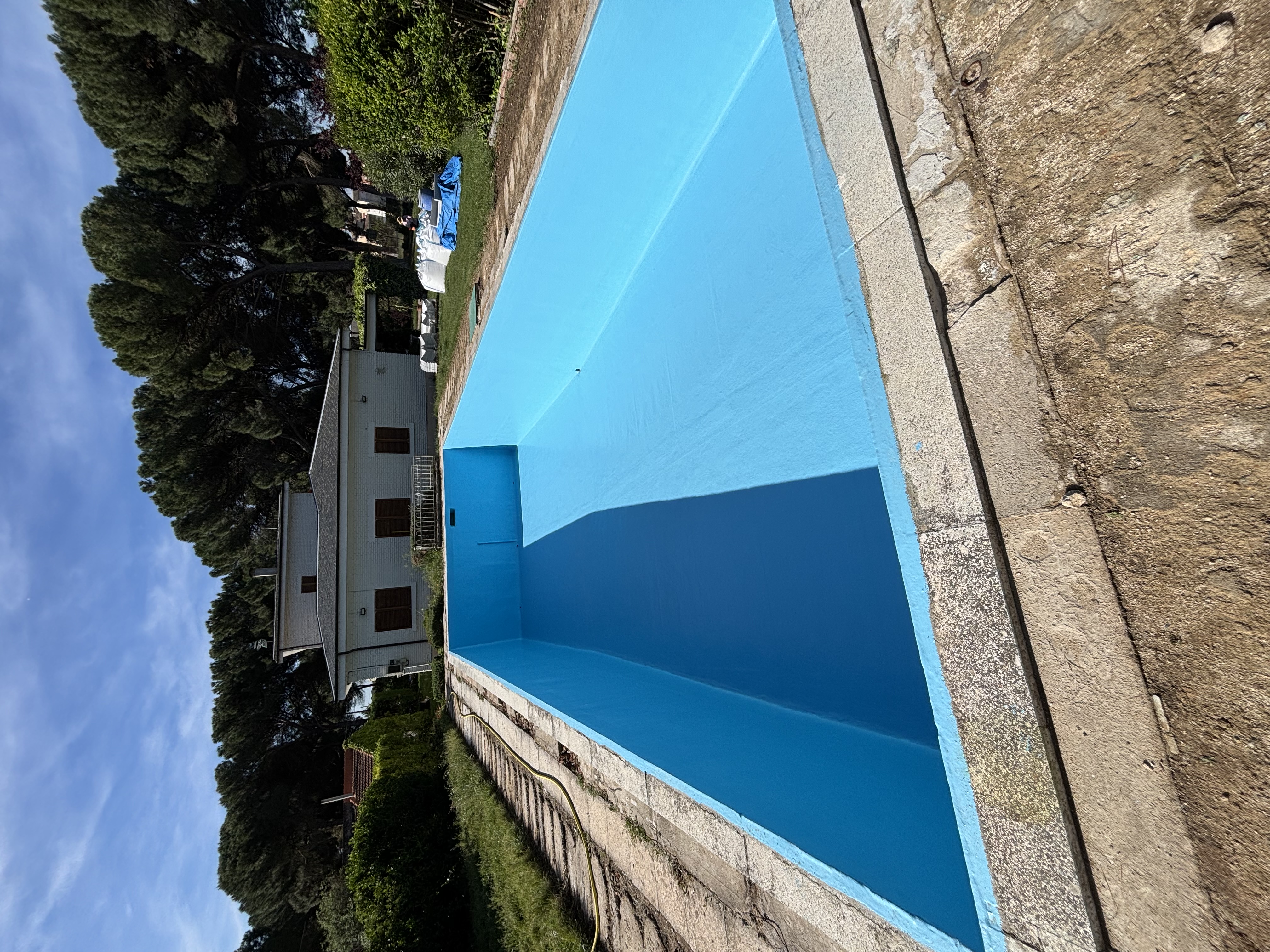 Revestimiento de fibra de vidrio en piscina privada